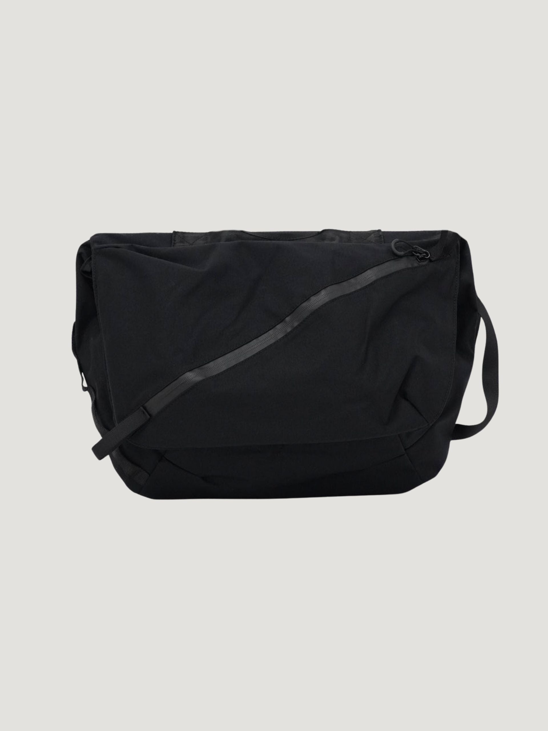 bargiee 黒 ナイロン ボディバッグ GOODS – Bargiee